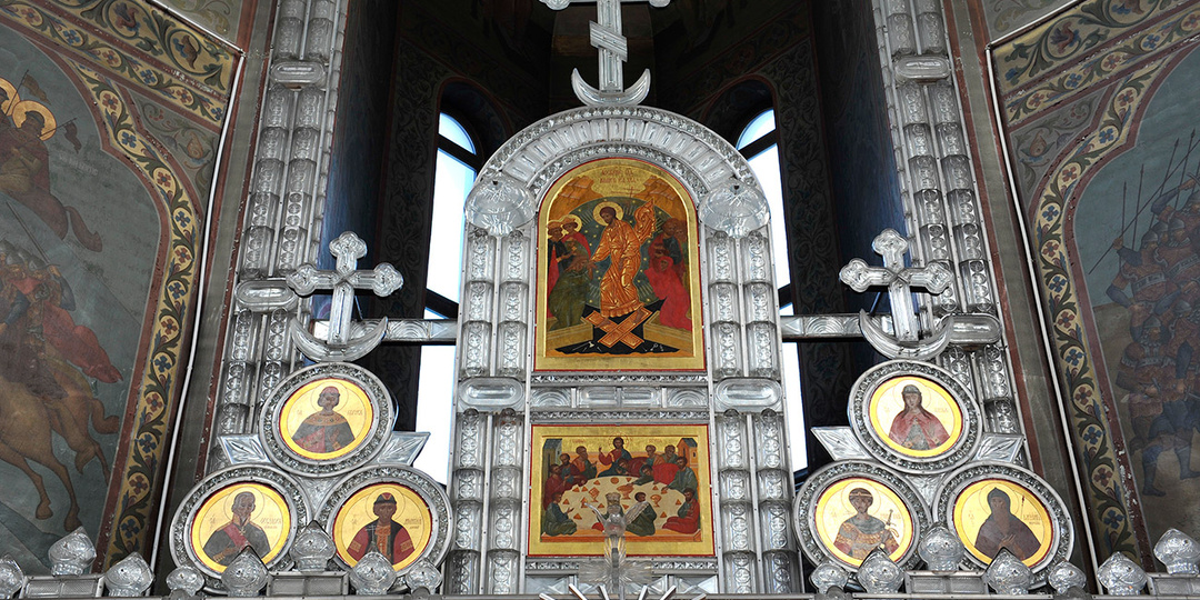 Единственный в мире иконостас из хрусталя находится в России (ФОТО)