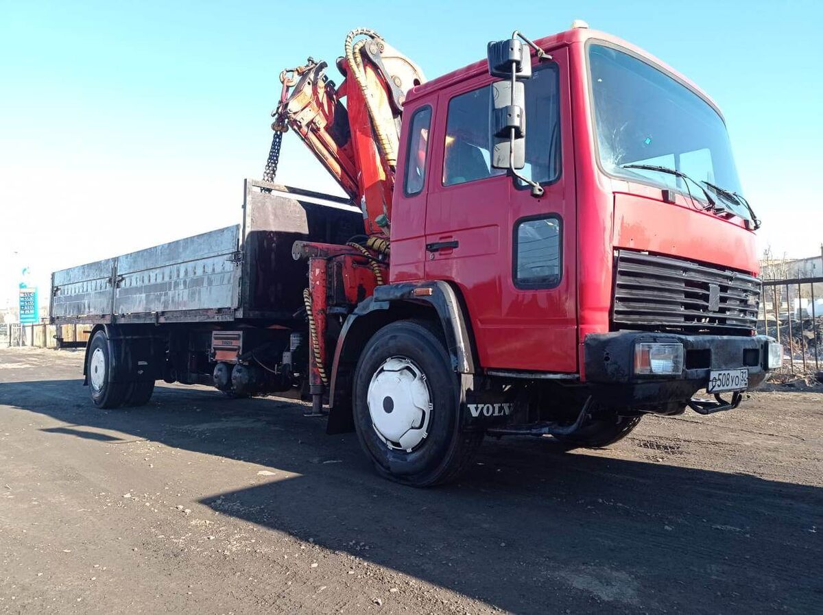 Volvo FL618
Грузоподъёмность борта 10 т,  размер кузова 6.3х2.5,  Установка Palfinger 5 т, вылет 10 м