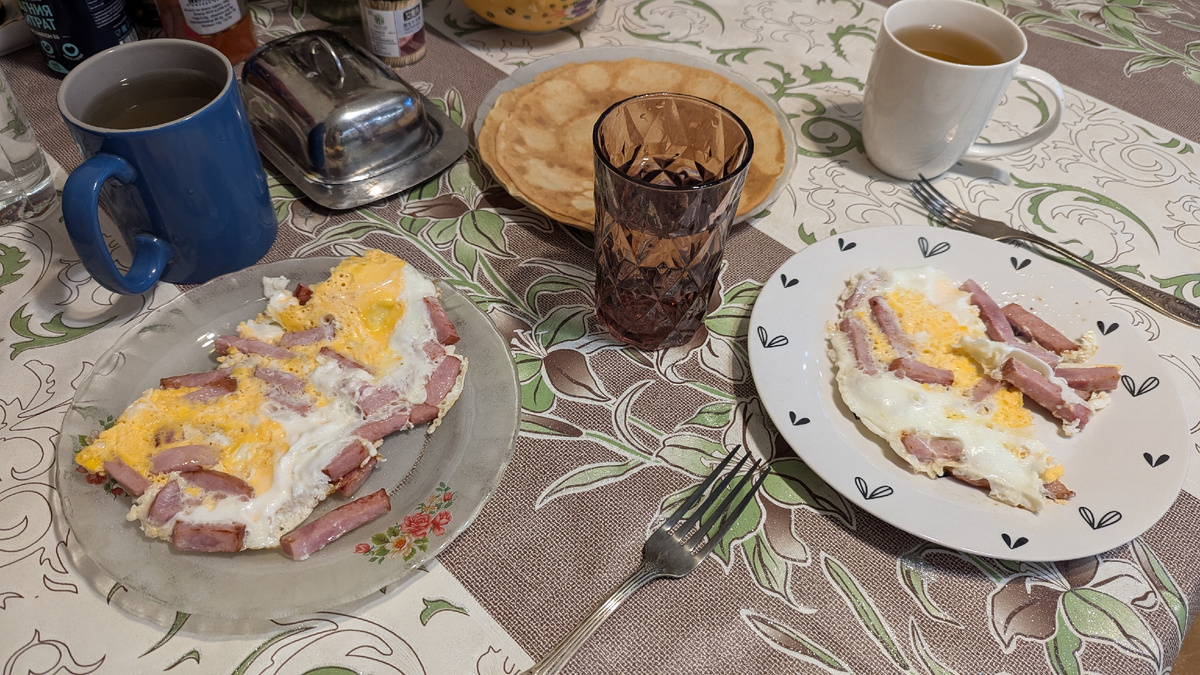 На завтрак яичница 