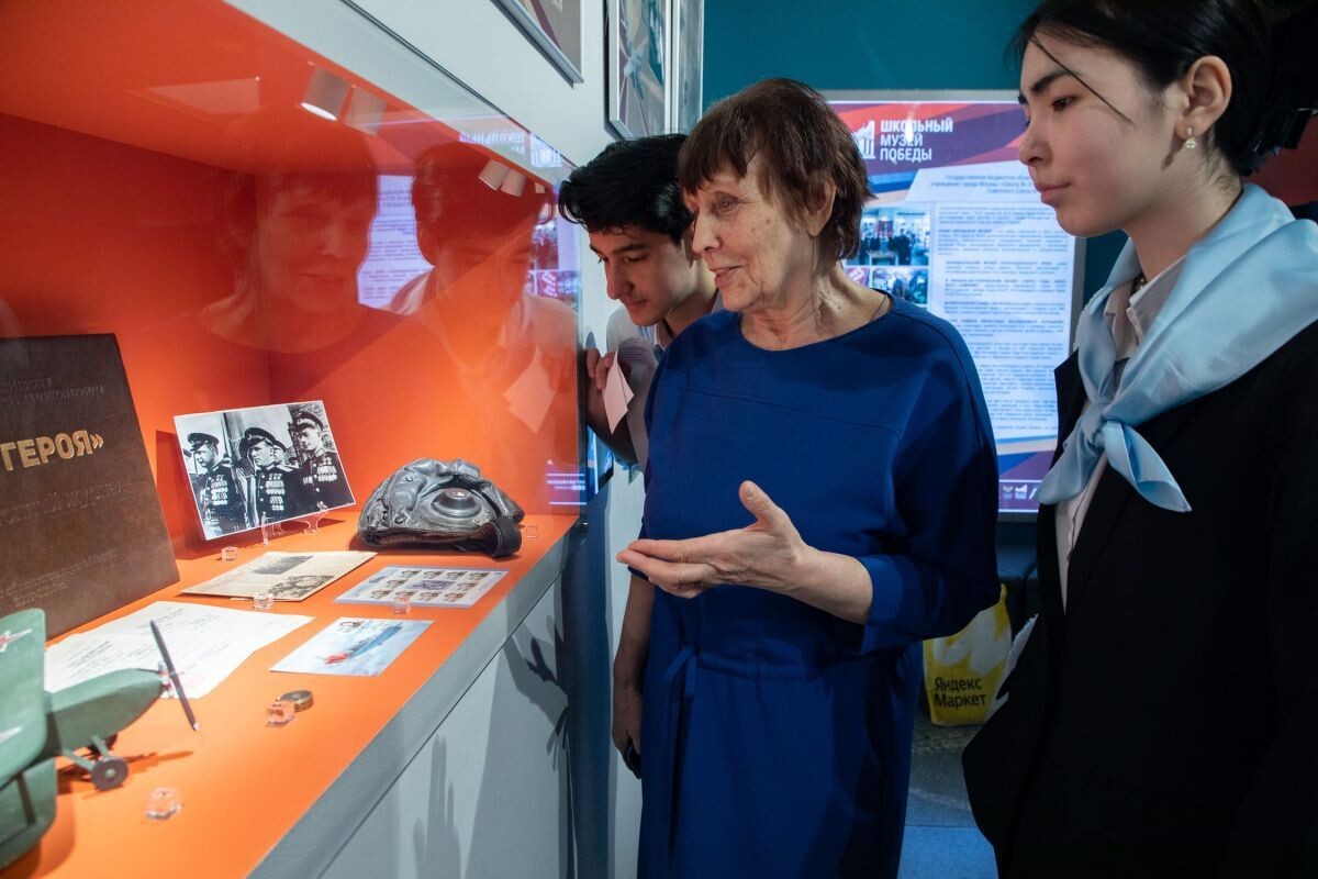     Посетители выставки. Источник: victorymuseum.ru Автор фото: Пресс-служба Музея Победы