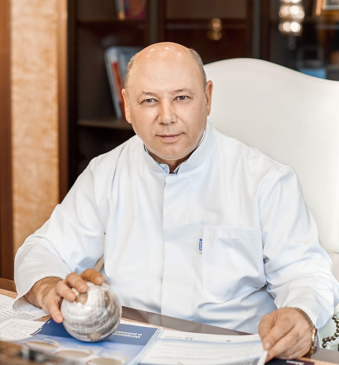 Олег Кочмала, дмн, заслуженный врач РФ, основатель и руководитель сети Глазных клиник «ИРИС».