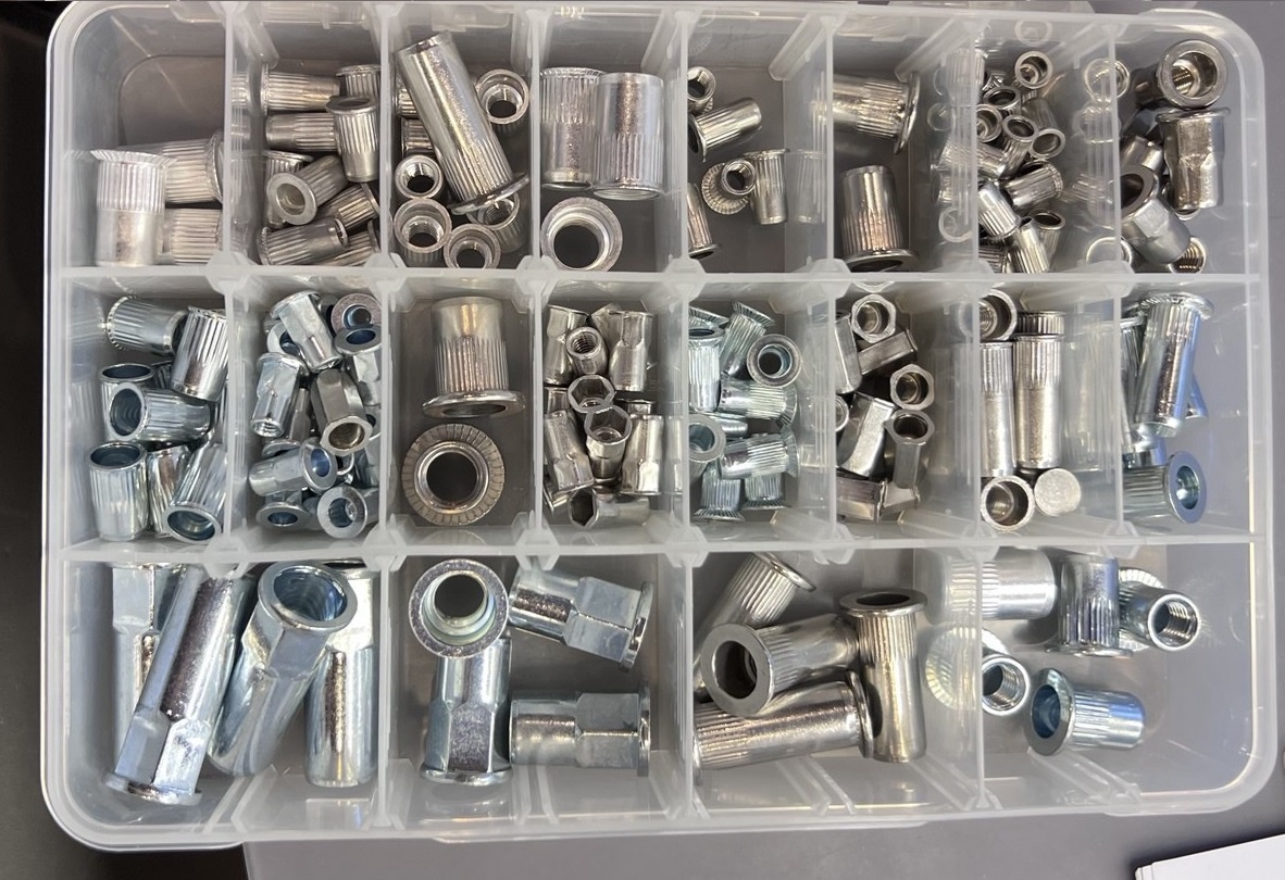 Резьбовые заклепки 