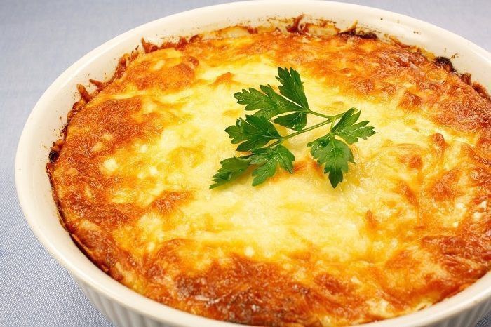 Простой в приготовлении, сытный и вкусный семейный  ужин - картофельная запеканка с мясным фаршем.