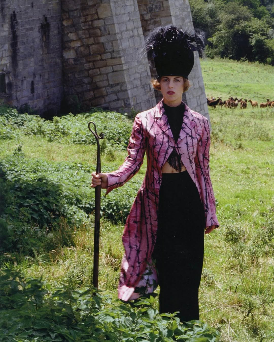    Кровь под кожей: 11 лучших фэшн-шоу Александра Маккуина (фото 3)