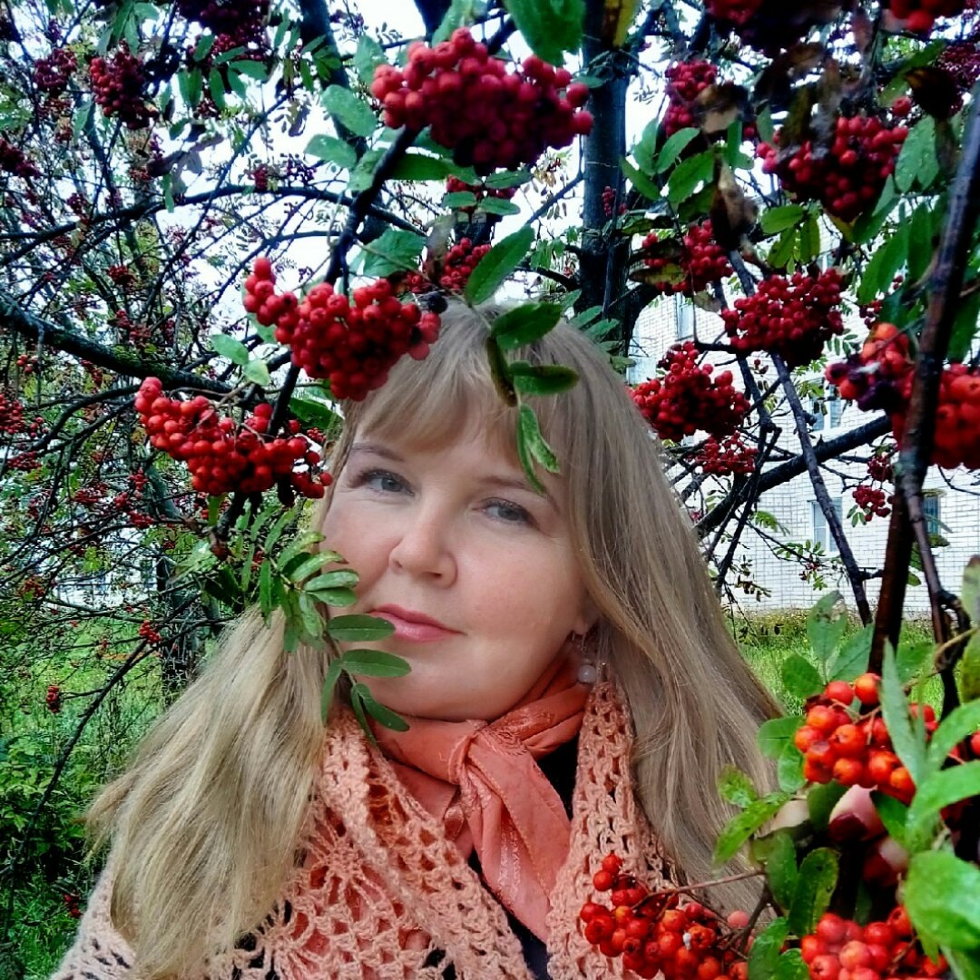 Осенью воспомининия об ушедших в иной мир становятся особо яркими, как гроздья рябины