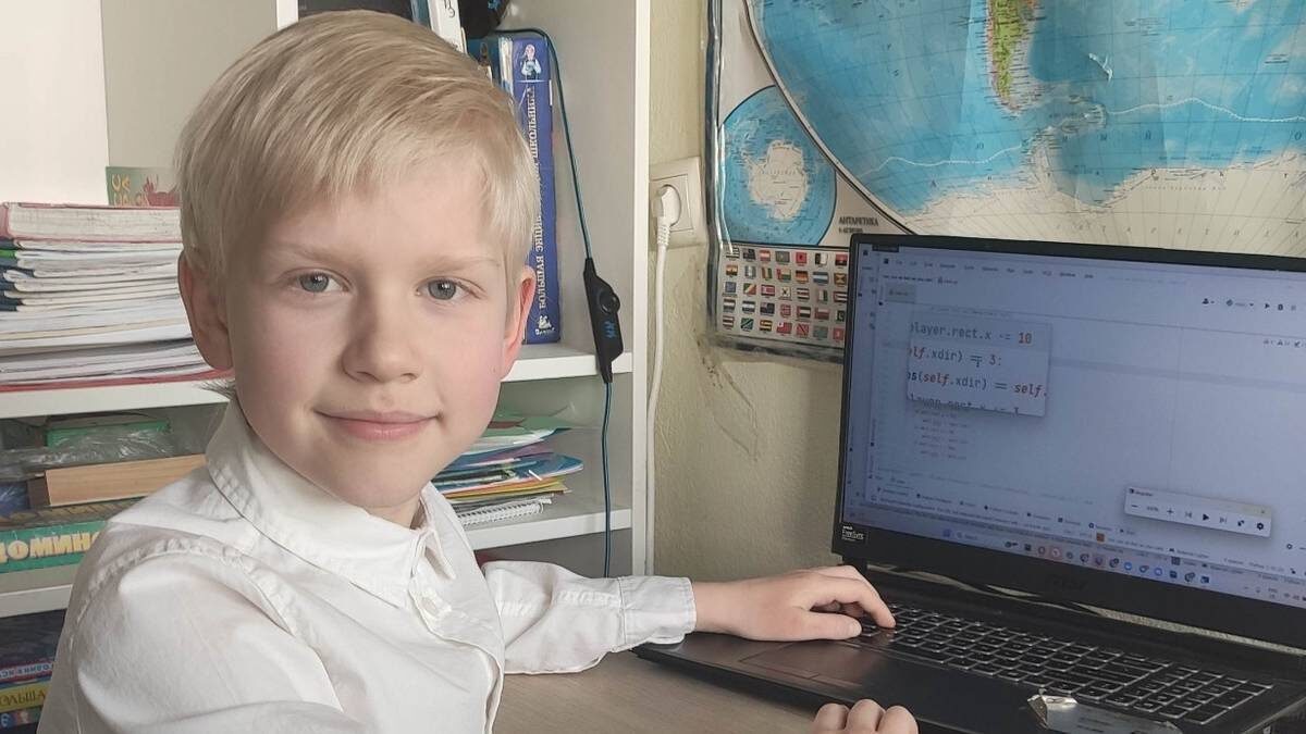    Сергей начинал с написания простых программ: будильник, элементарные игры / Фото: Личный архив