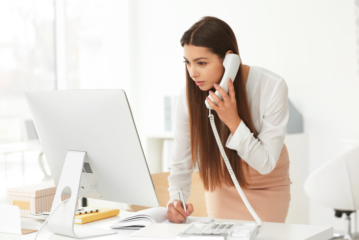 Долги надо возвращать - но только если они реально ваши, а с вас не требуют чужих по ошибке или вообще пытаются обманом выбить ваши деньги.