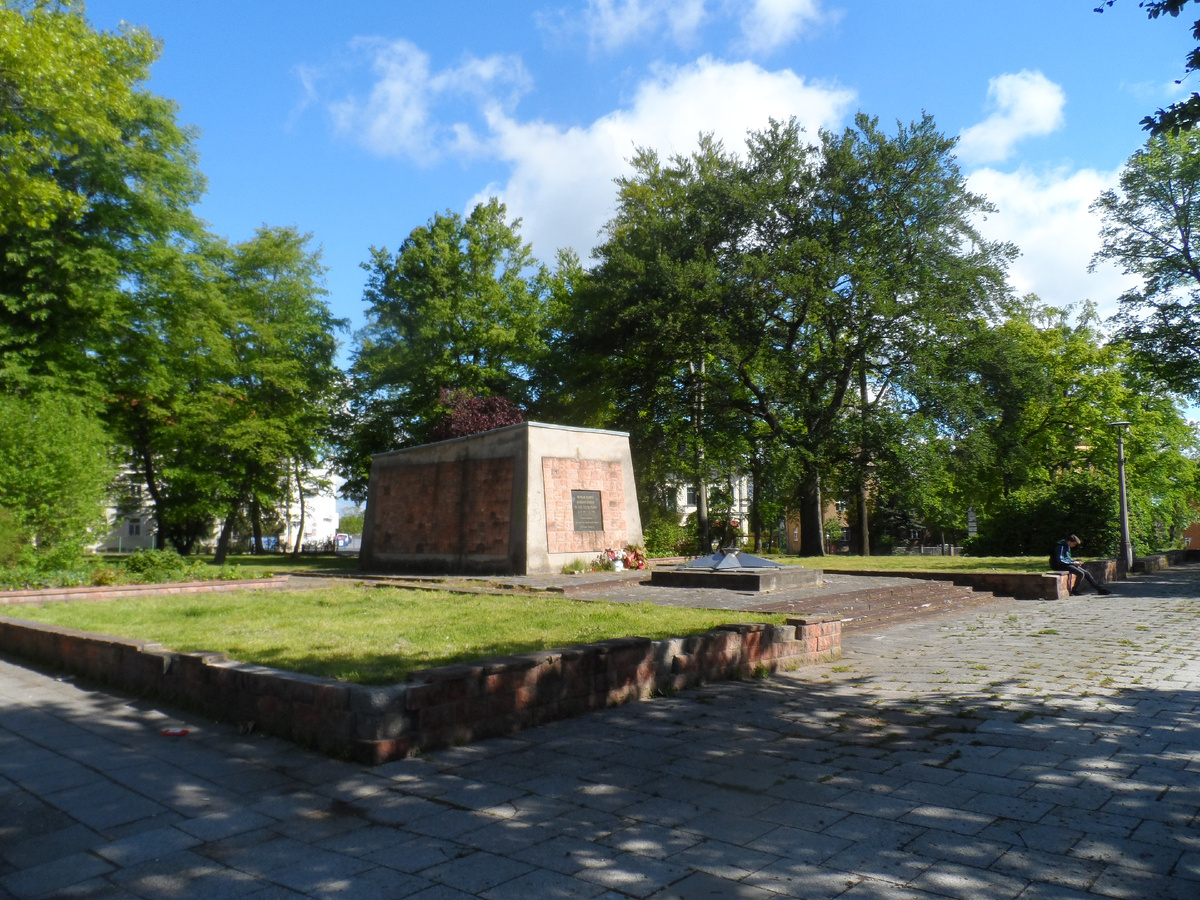 Танка нет...