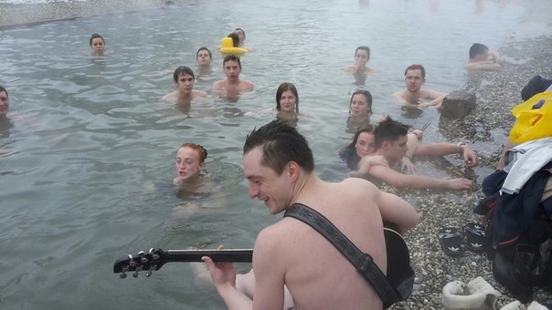 На горячих источниках в Абхазии