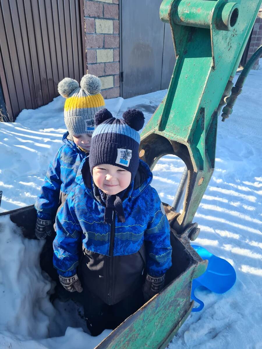 Залезли в ковш