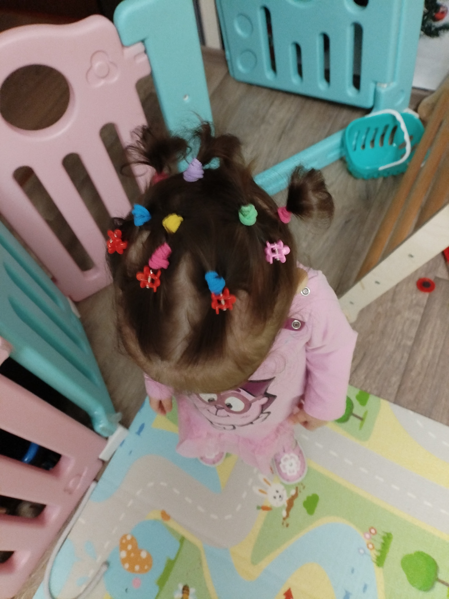 У нас прическа новая. Хвалимся