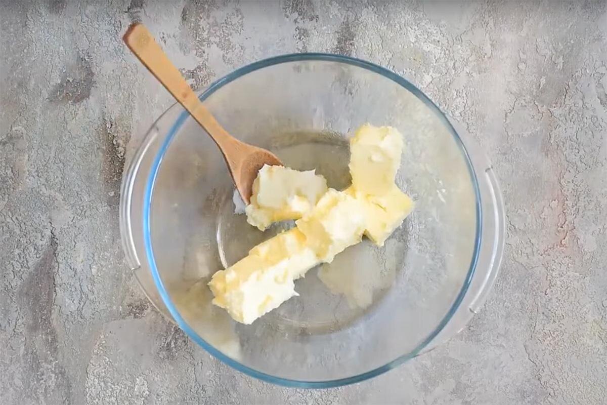 iamcook / VK📷Подготовьте необходимые ингредиенты для печенья «Сердечки» с джемом. Масло сливочное должно быть мягким, поэтому заранее выложите его на стол.