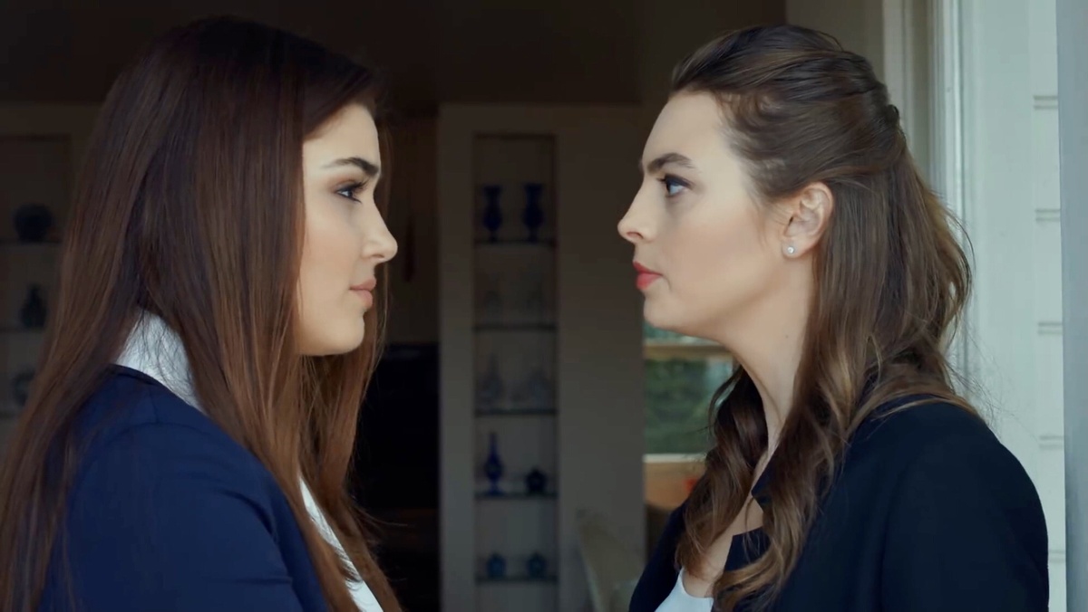 кадр из сериала "Черная жемчужина"