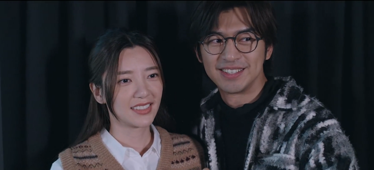 Морской ёж и морская звезда подружились...