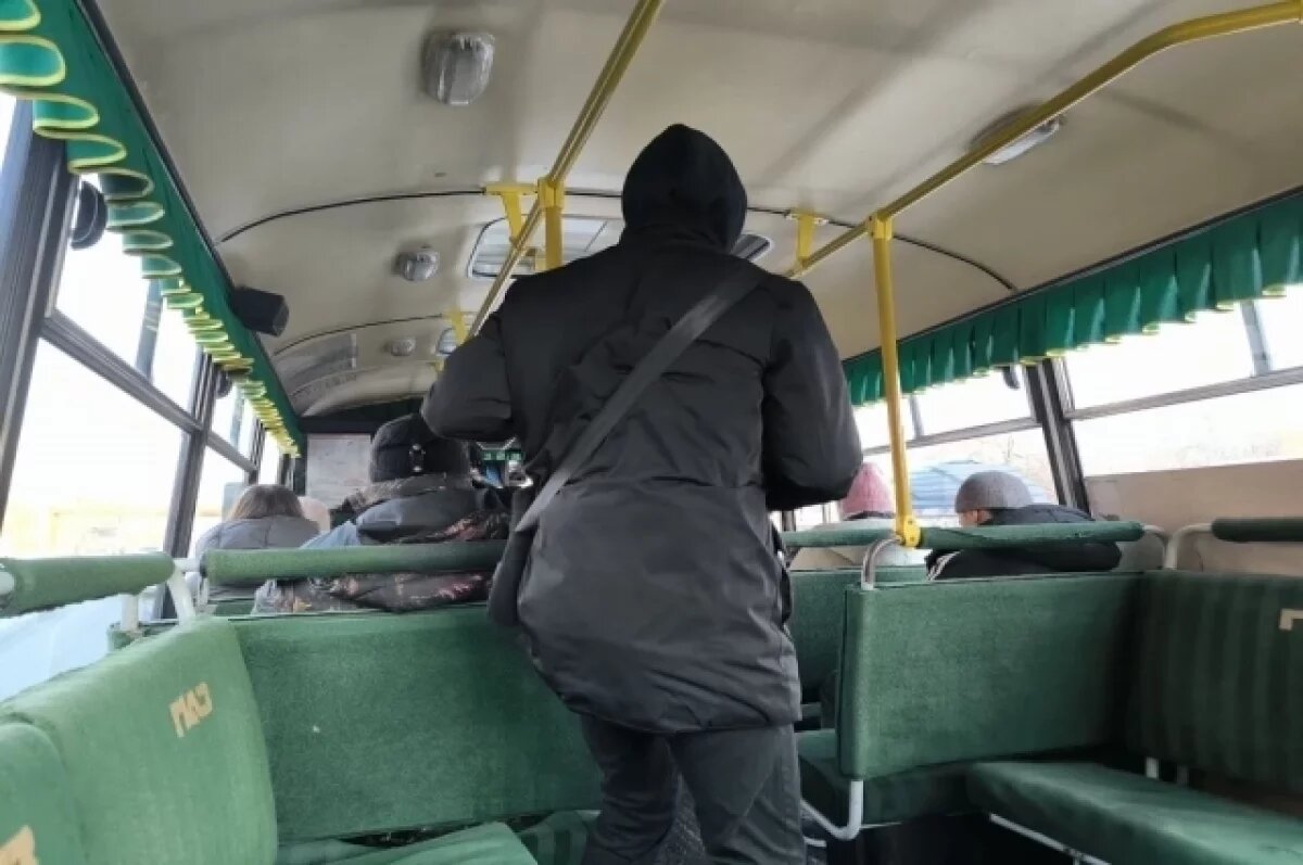    Вечером вторника в автобус №20 влетела легковая машина в Томске