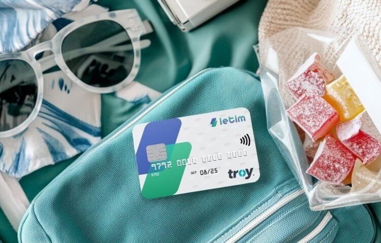    Сервис Letim позволяет выпустить турецкую банковскую карту прямо в России. Фото: Dzen