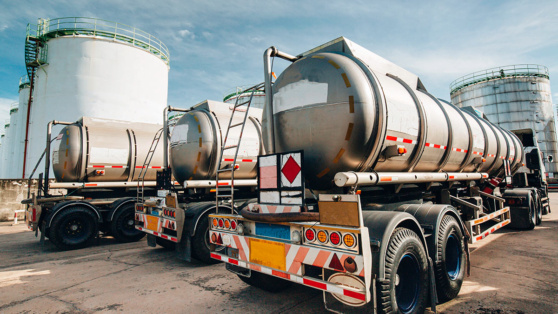    В правительстве не исключили возможность запрета экспорта бензина из России Роман Захаров