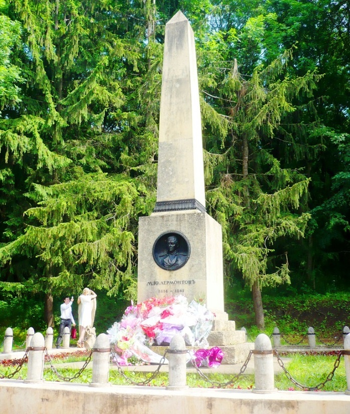    Надо ли эксгумировать останки Лермонтова?