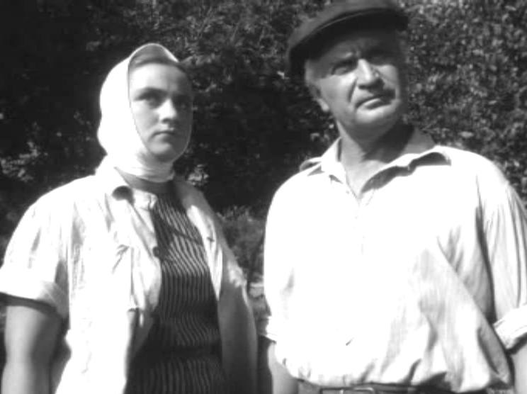 кадр из фильма "Мать и мачеха"