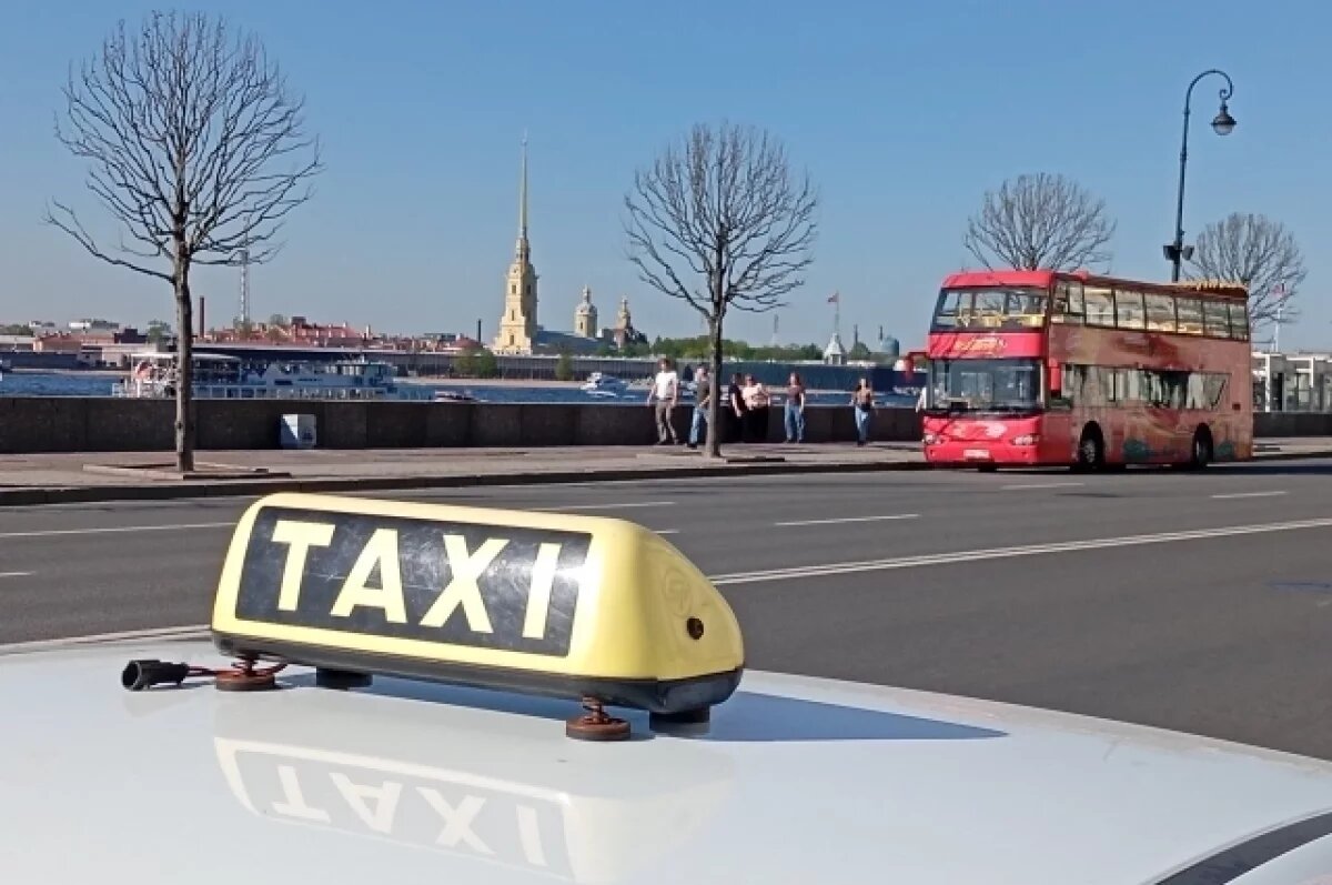    В Петербурге обсудили эффективную организацию перевозок легкового такси