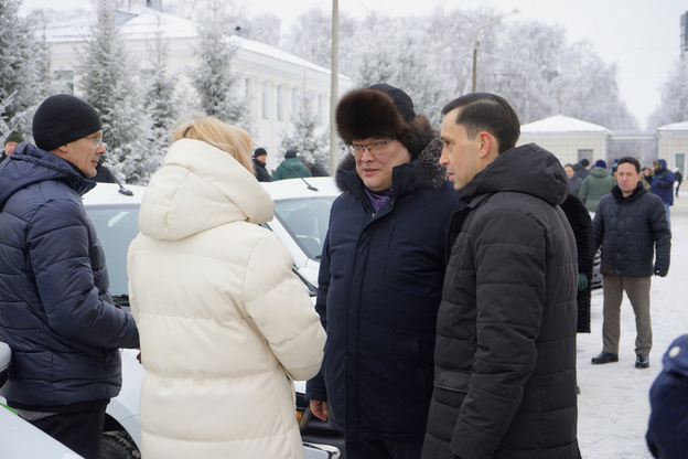    Медучреждения Кировской области получили 25 новых автомобилей