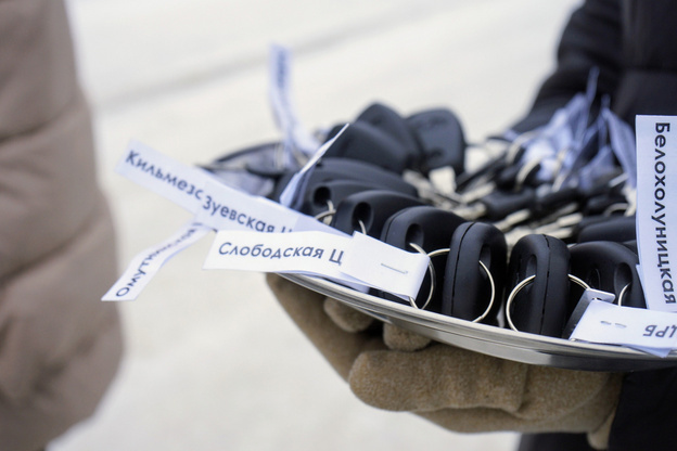    Медучреждения Кировской области получили 25 новых автомобилей