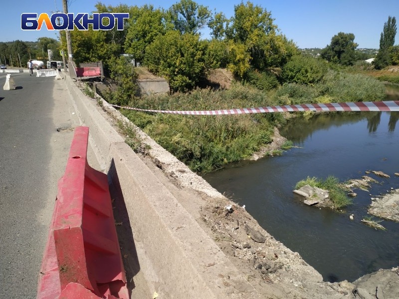 Мост через Лугань после августовского обрушения | Фото: «Блокнот Луганск»