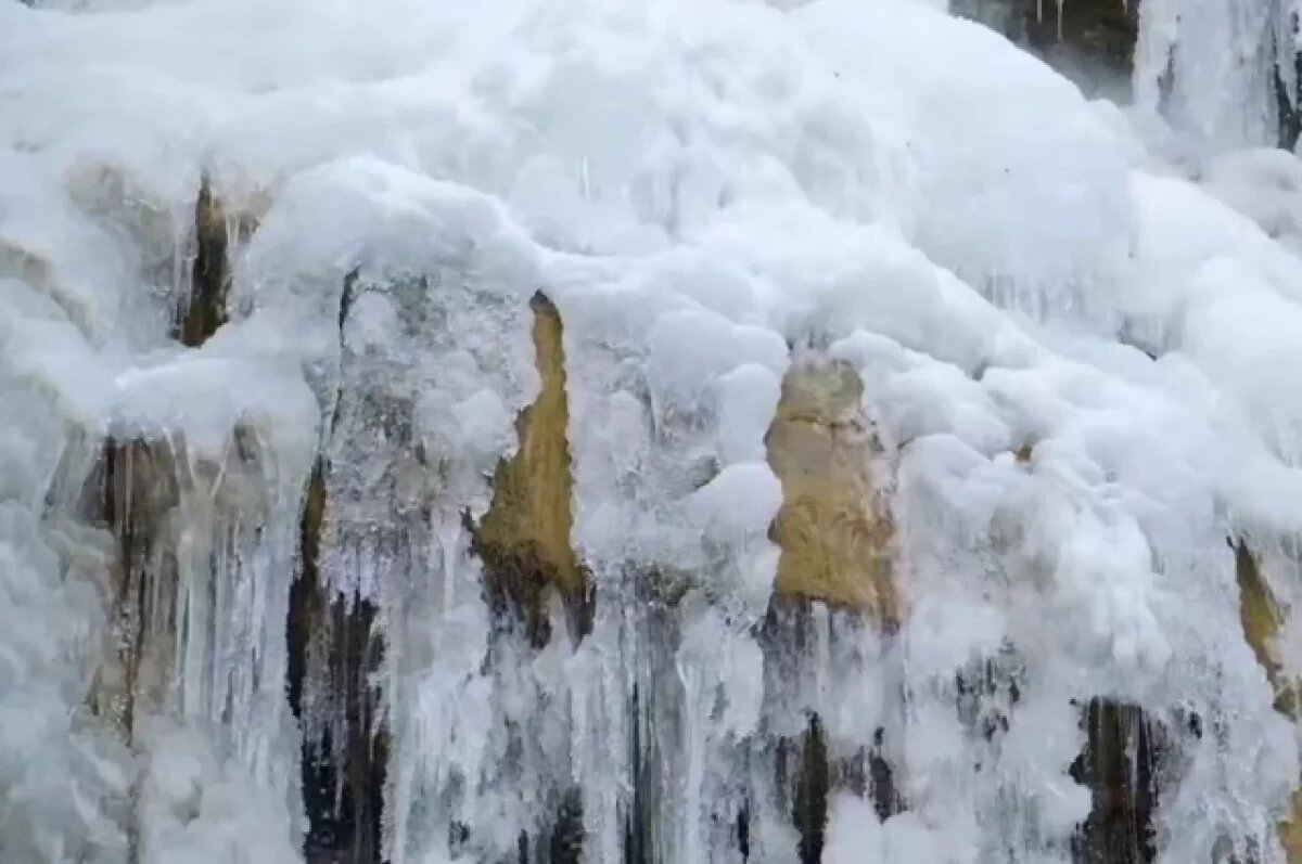    В Крыму замерз водопад Учан-Су, Ай-Петри засыпало снегом