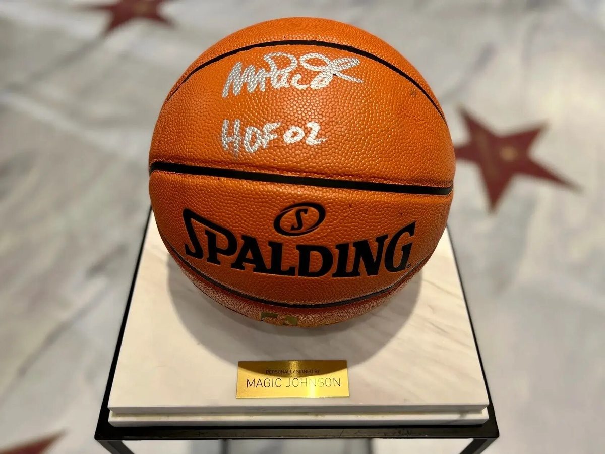 Мэджик Джонсон | Мяч с автографом