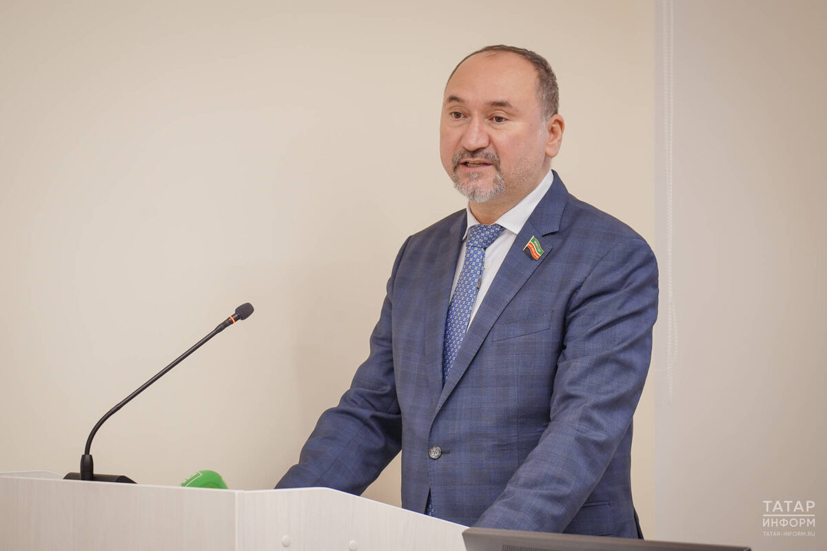 Айрат Зиатдинов подробно отчитался об организации оказания медицинской помощи подросткамФото: © Владимир Васильев / «Татар-информ»