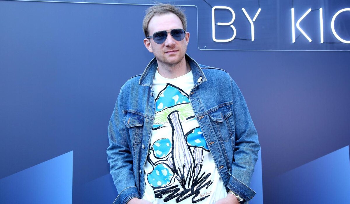     Андрей Бурковский зарабатывает в США на курсах по актерскому мастерству