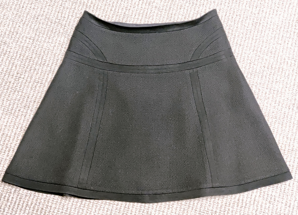 На развале в с/х была найдена вот такая вполне симпатичная юбка фирмы Laurèl. 