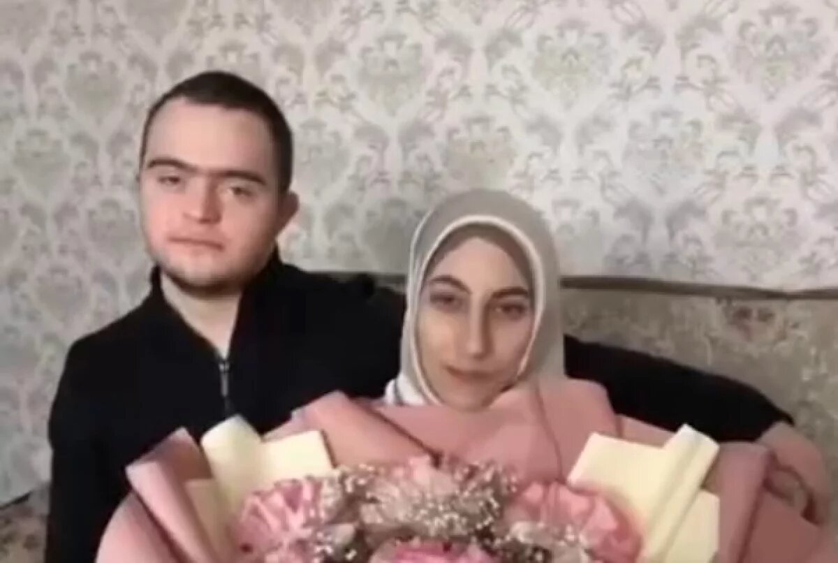    По словам родственников, молодые счастливы.