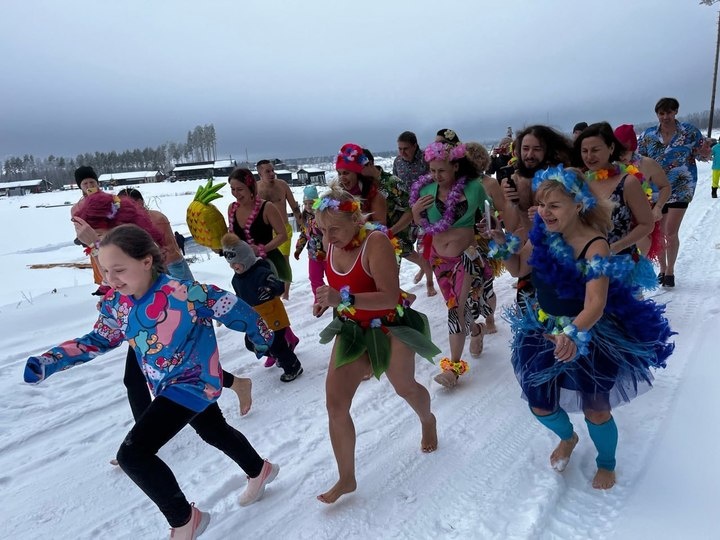     В забеге босиком приняли участие 30 человек. Фото: Николай Попов