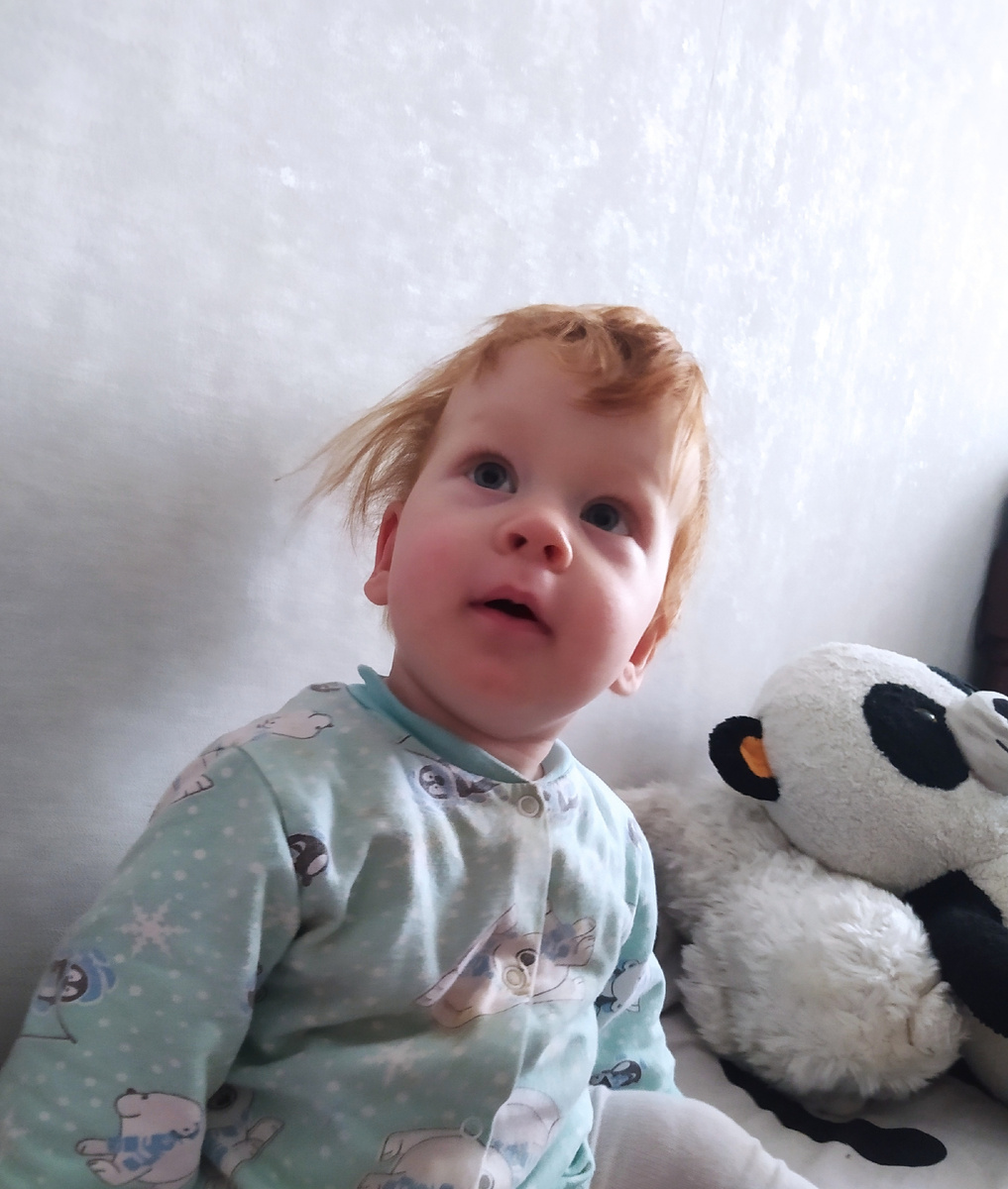 Мишутка только проснулся)))