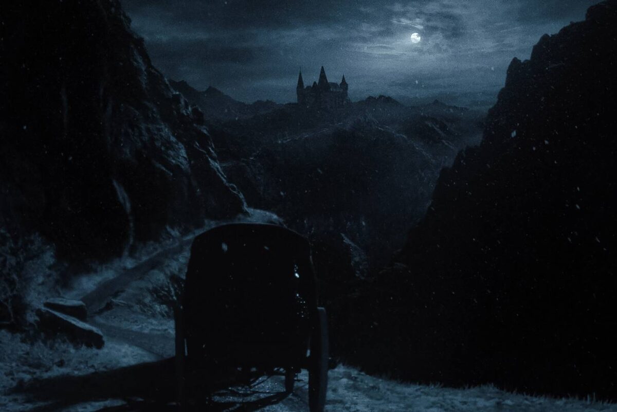 Фильм собрал в прокате 138 миллионов долларов — это самая кассовая лента Эггерса. Кадр: Universal Pictures
