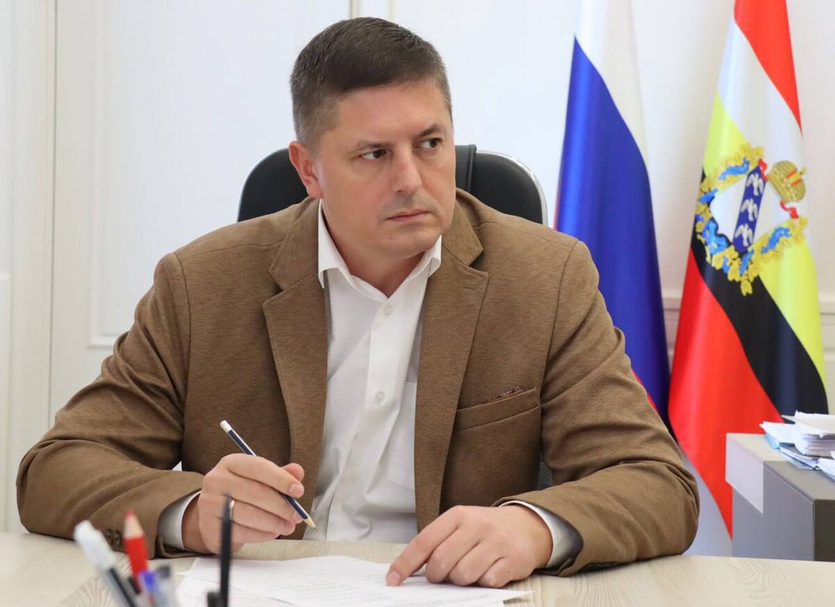    Врио замгубернатора Курской области Роман Денисов покидает пост