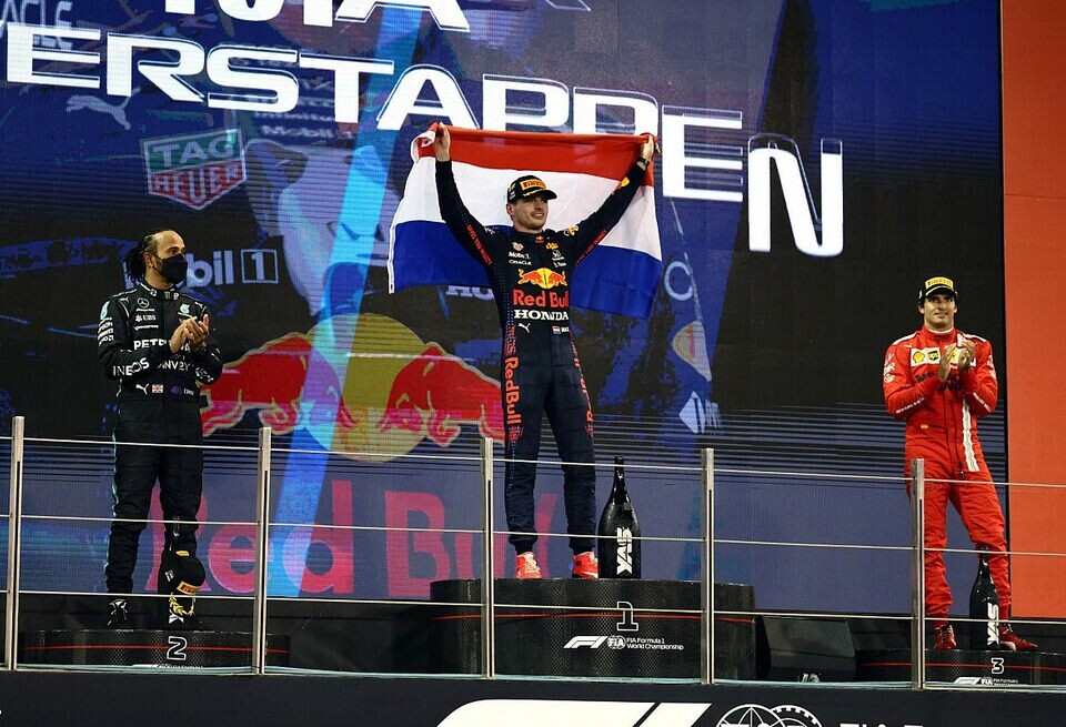    «Забронировал билеты на финал в Абу-Даби». Эксперт Ф1 ожидает римейк сезона-2021F1