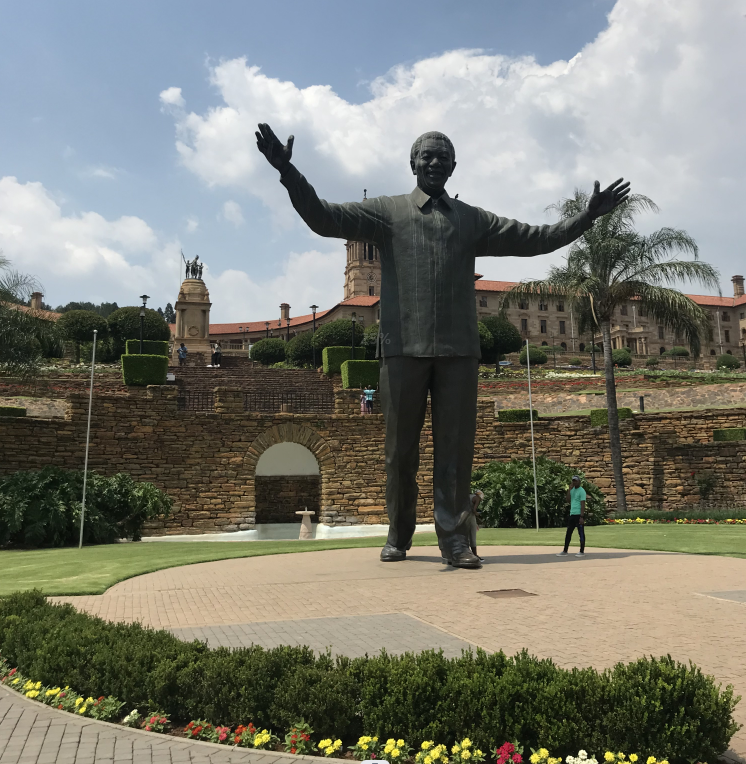 Памятник Н.Манделе в Претории, ЮАР. Мое фото. Памятнике Манделе установлены по всей ЮАР