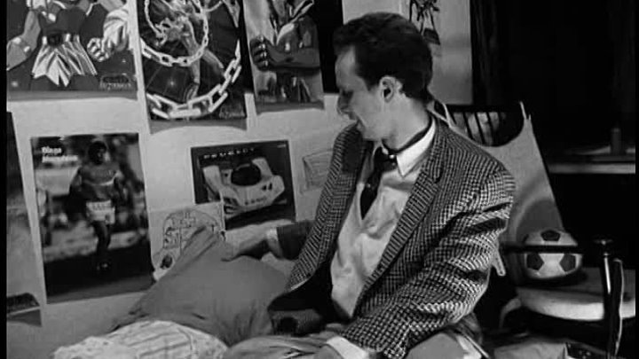 Пролистните изображение, чтобы увидеть следующий кадр из фильма «Человек кусает собаку» (1992)