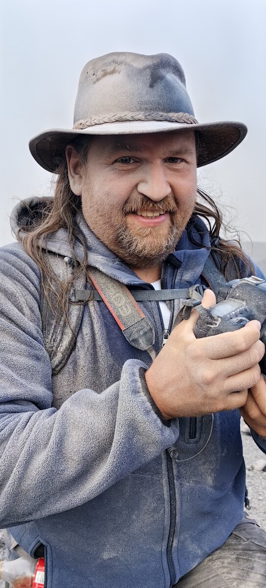 А это я под пеплом на Толбачике :)