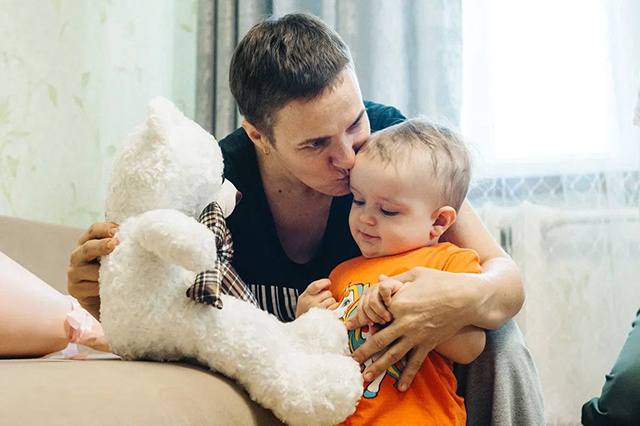    Почти половину своей жизни маленький Рома провел в оккупации