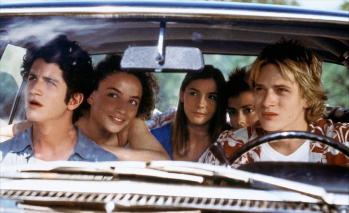 Пролистните изображение, чтобы увидеть следующий кадр из фильма «Театр смерти» (2000)