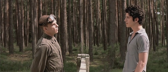 Пролистните изображение, чтобы увидеть следующий кадр из фильма «Театр смерти» (2000)