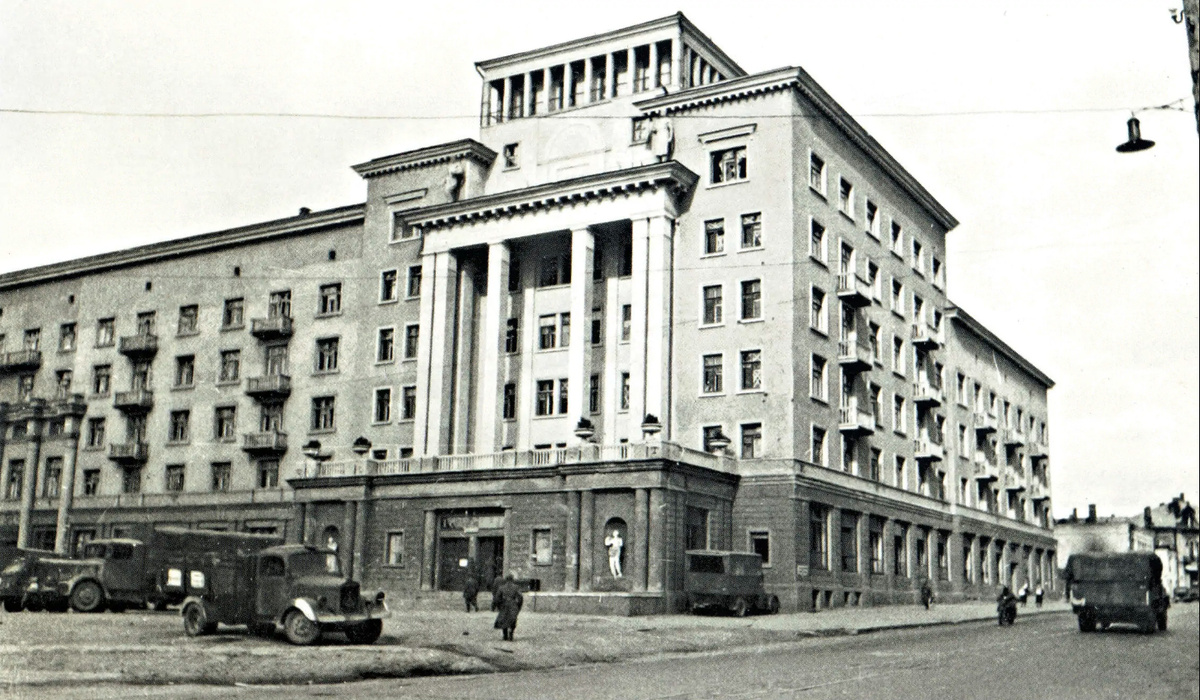 Смоленская гостиница. Сентябрь 1941 года. Источник фото: Амелин С.А., Ивочкин Д.А., Трапезников И.А. Смоленск в оккупации. СПб., 2015