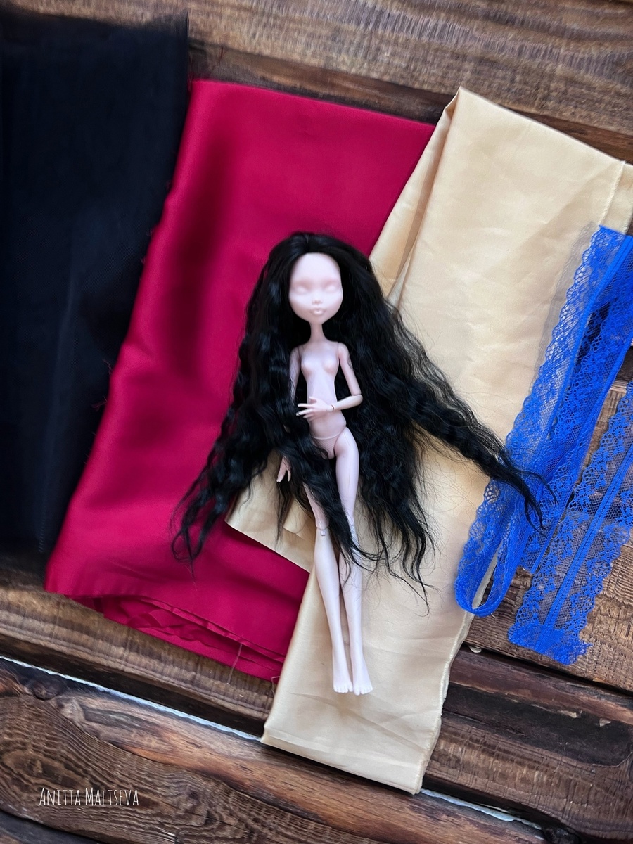 Материалы для создания образа. Листай, чтобы увидеть больше фото!