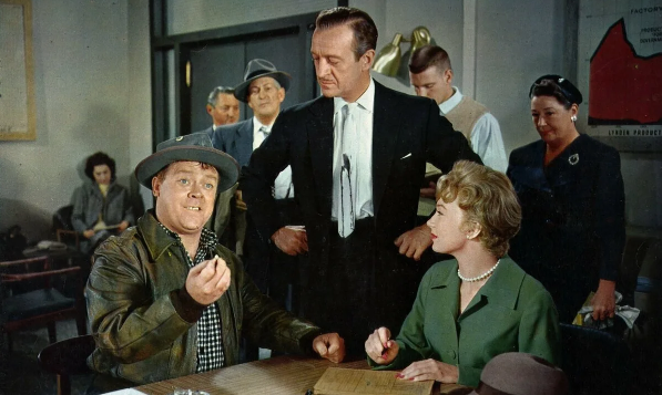 Кадр из "Спросите любую девушку" 1959 года - Мэг и Майлз: Исследования на местах))