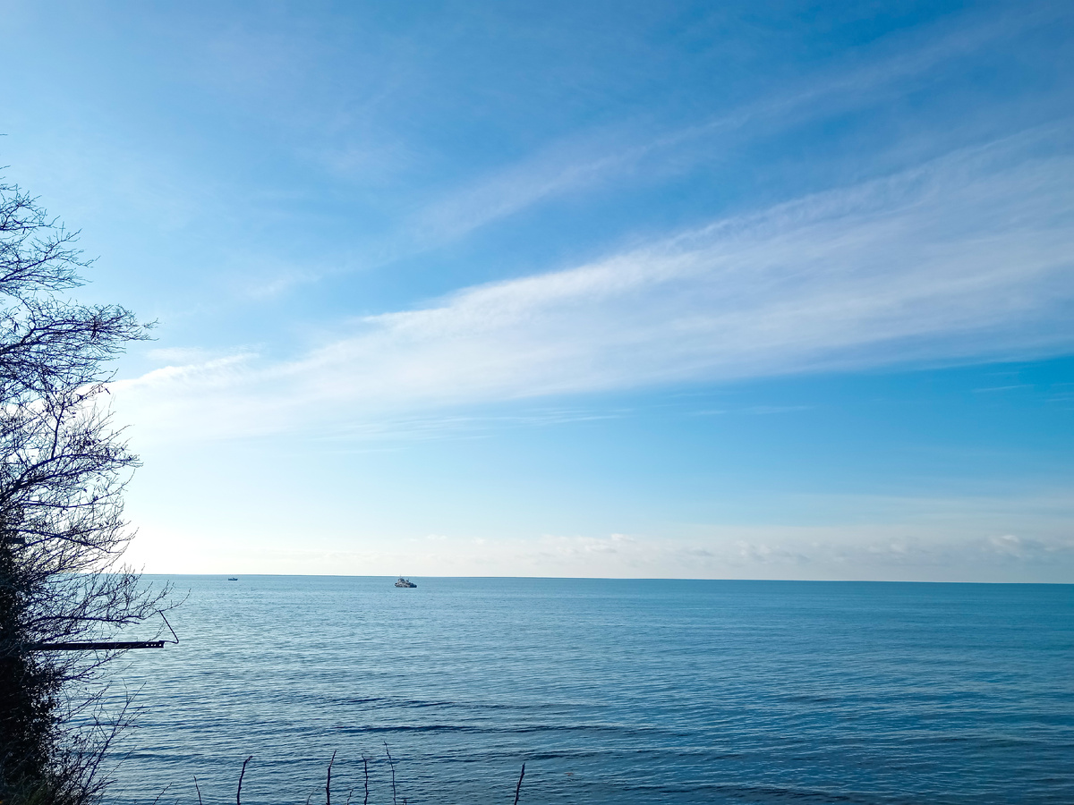 Чёрное море, Геленджик, кораблик
