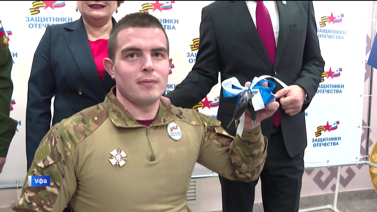    Фонд "Защитники Отечества" передал ветерану СВО новый автомобиль на ручном управлении