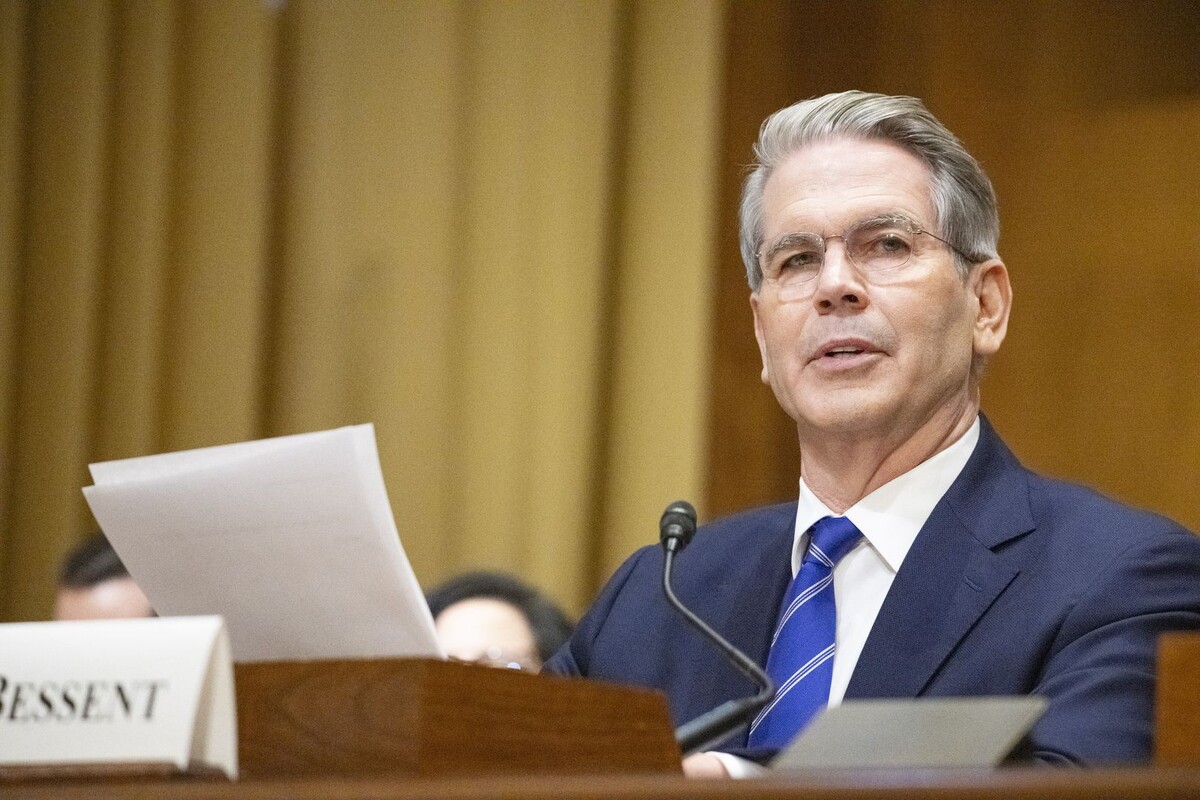 Конфликт на Украине завершится за 90 дней после введения ЕС пошлин на российскую нефть – Бессент